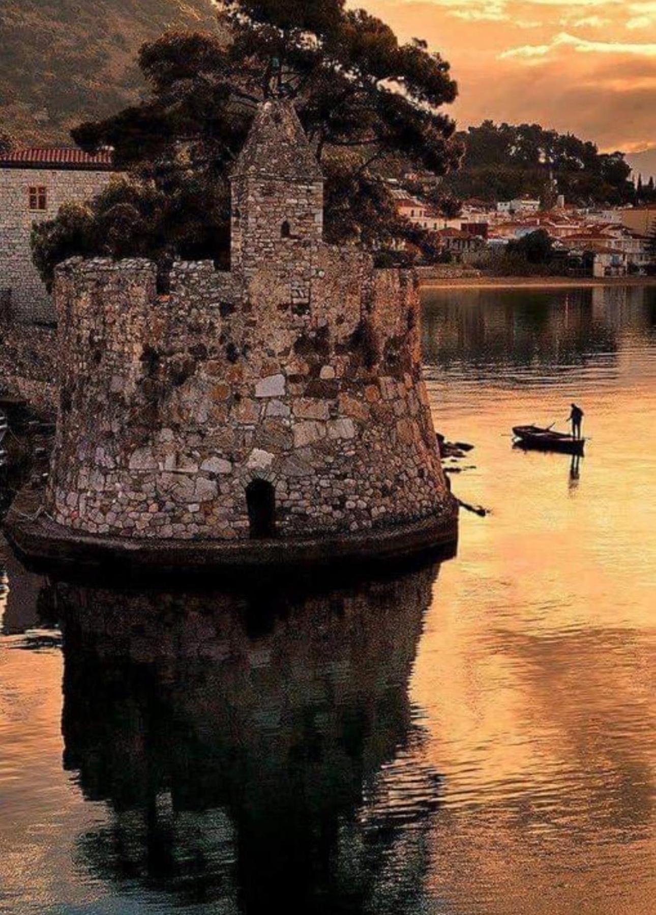 Nafpaktos-Luxury Suite Exteriör bild